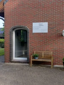 Hofansicht des Seminarhaus Huntlosen